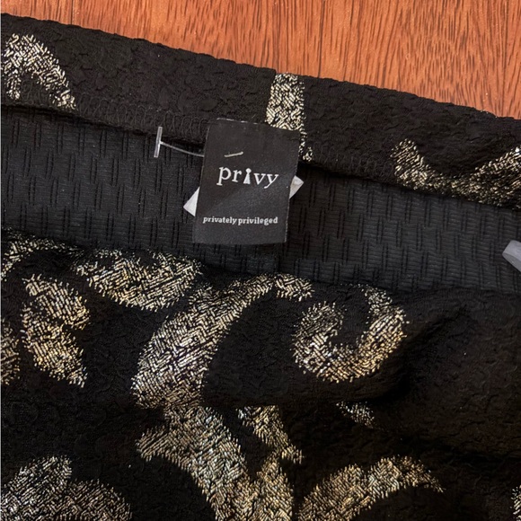 Privy Black and Gold Glitter Textured Bodycon Skirt - Picture 3 of 3